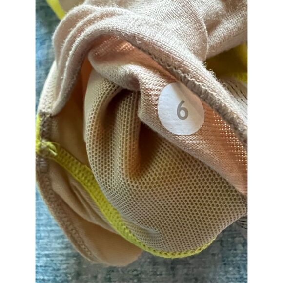 Lululemon Yellow Black White Deep V Faux Wrap Front Athletic Tank Top Size 6 - Picture 4 of 7